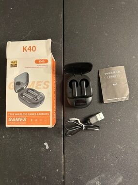 Source Unknown K40 Black True Wireless Earbuds with Charging Case